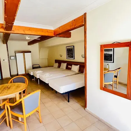 Quad 2636 Aparthotel *