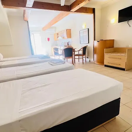 Quad 2636 Aparthotel St. Paul's Bay