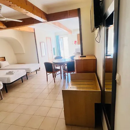 Quad 2636 Aparthotel St. Paul's Bay