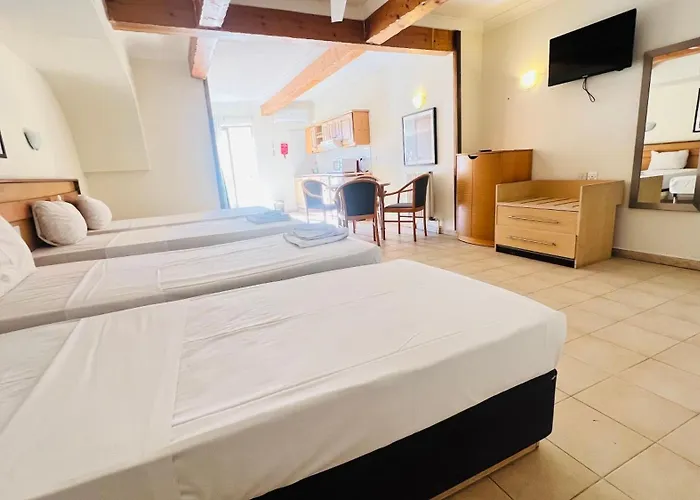 Quad 2636 Aparthotel St. Paul's Bay